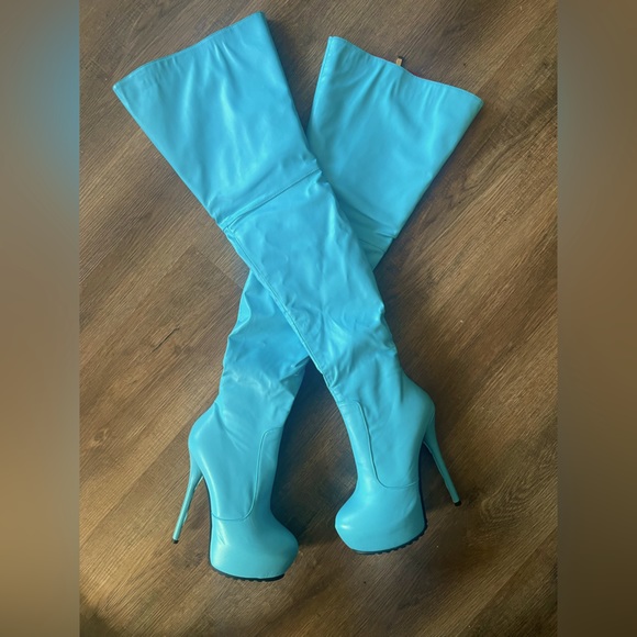 🩵Thigh high stiletto heel boots HOTTTT♨️🩵 - Picture 2 of 4